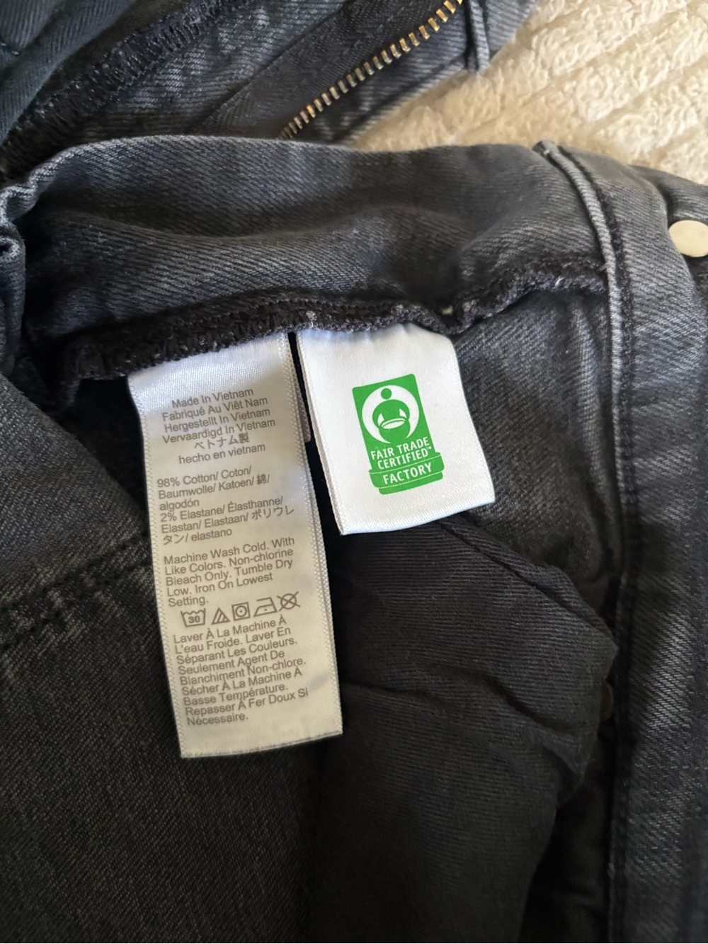 J Crew Womens Jeans Style 250
Stretch Size 30 X 32 Mid Rise - Picture 7 of 7